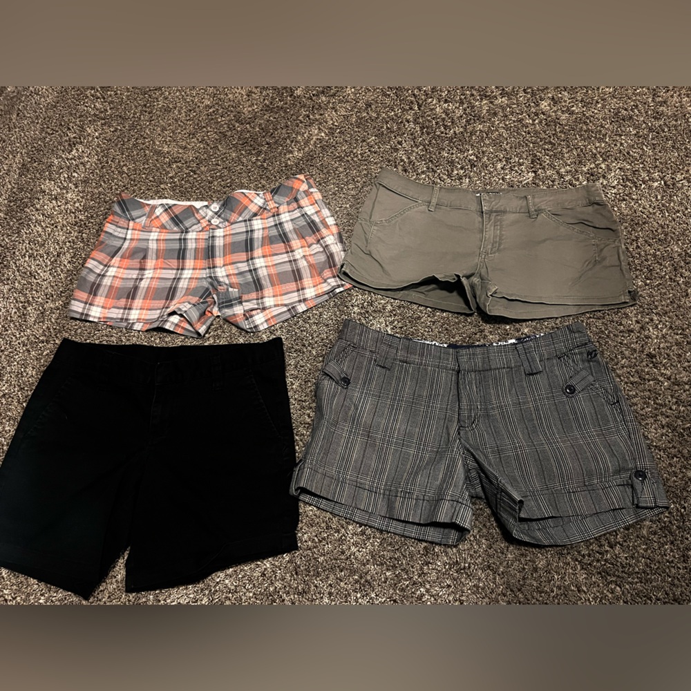 Women’s Brand Name Sz 7 Shorts